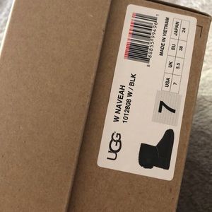 ugg naveah black boot 7 authentic women nib